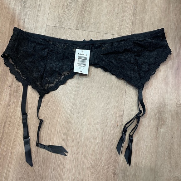 torrid Other - ✨NWT✨ Torrid plus size garter belt